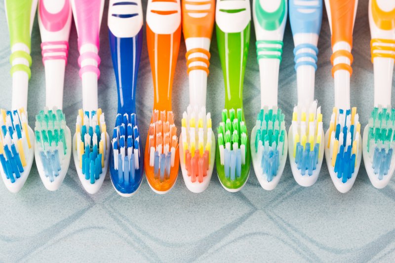 The 7 Best Manual Toothbrushes, According To Dentists